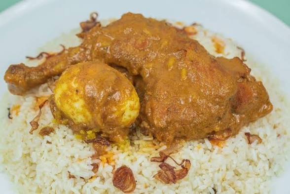 মোরগ পোলাও ডিম সহ | ১৫০/